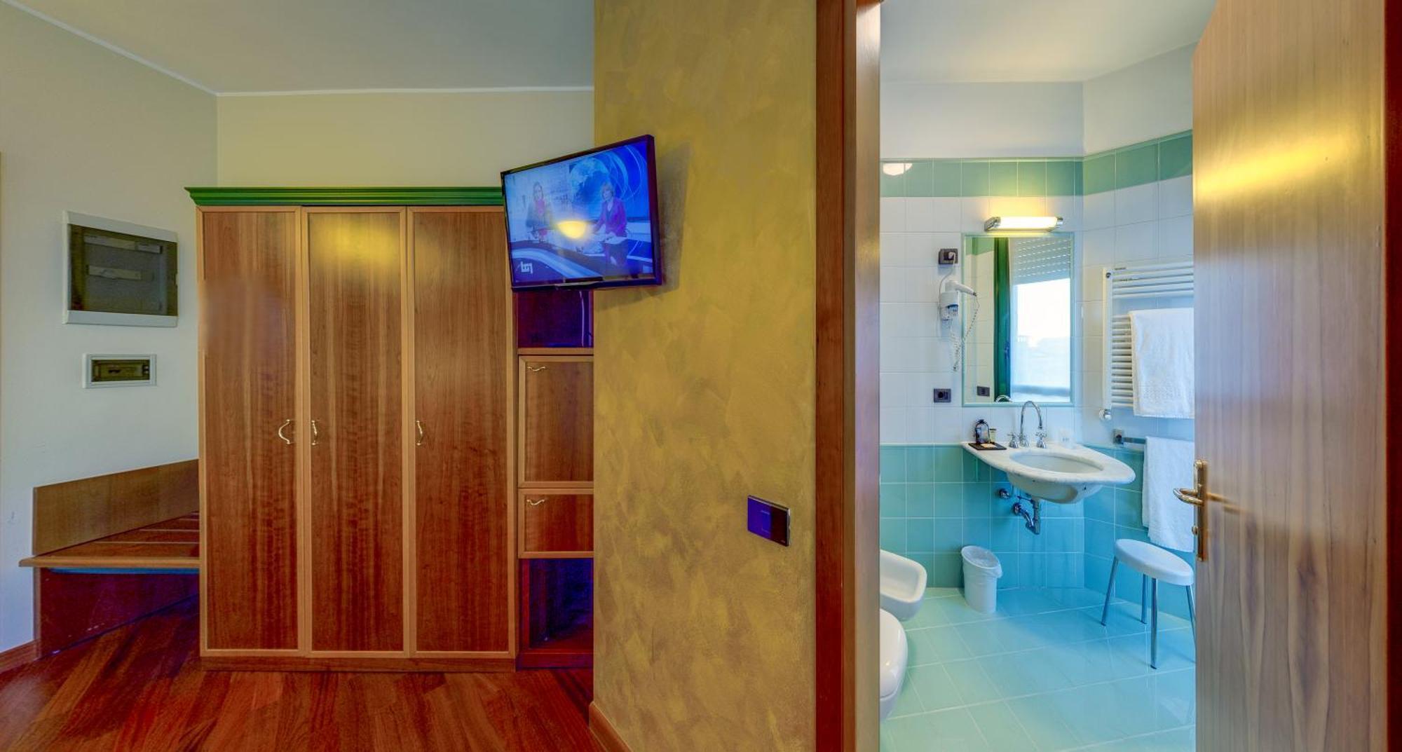Raffaello Hotel 4*