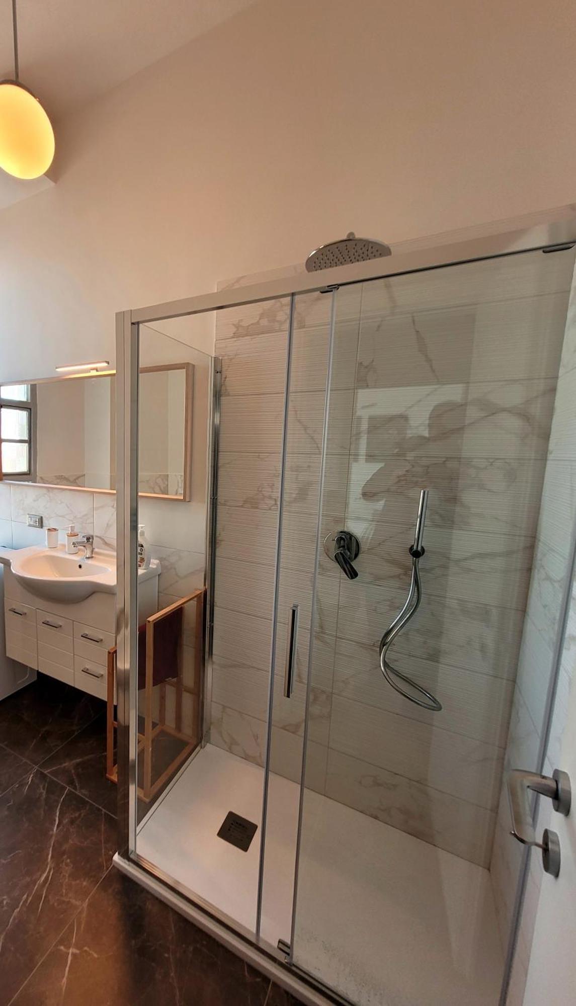 La Milanese, Appartamento Moderno Con Balcone - Metro Isola A 2 Min Appartement Milaan