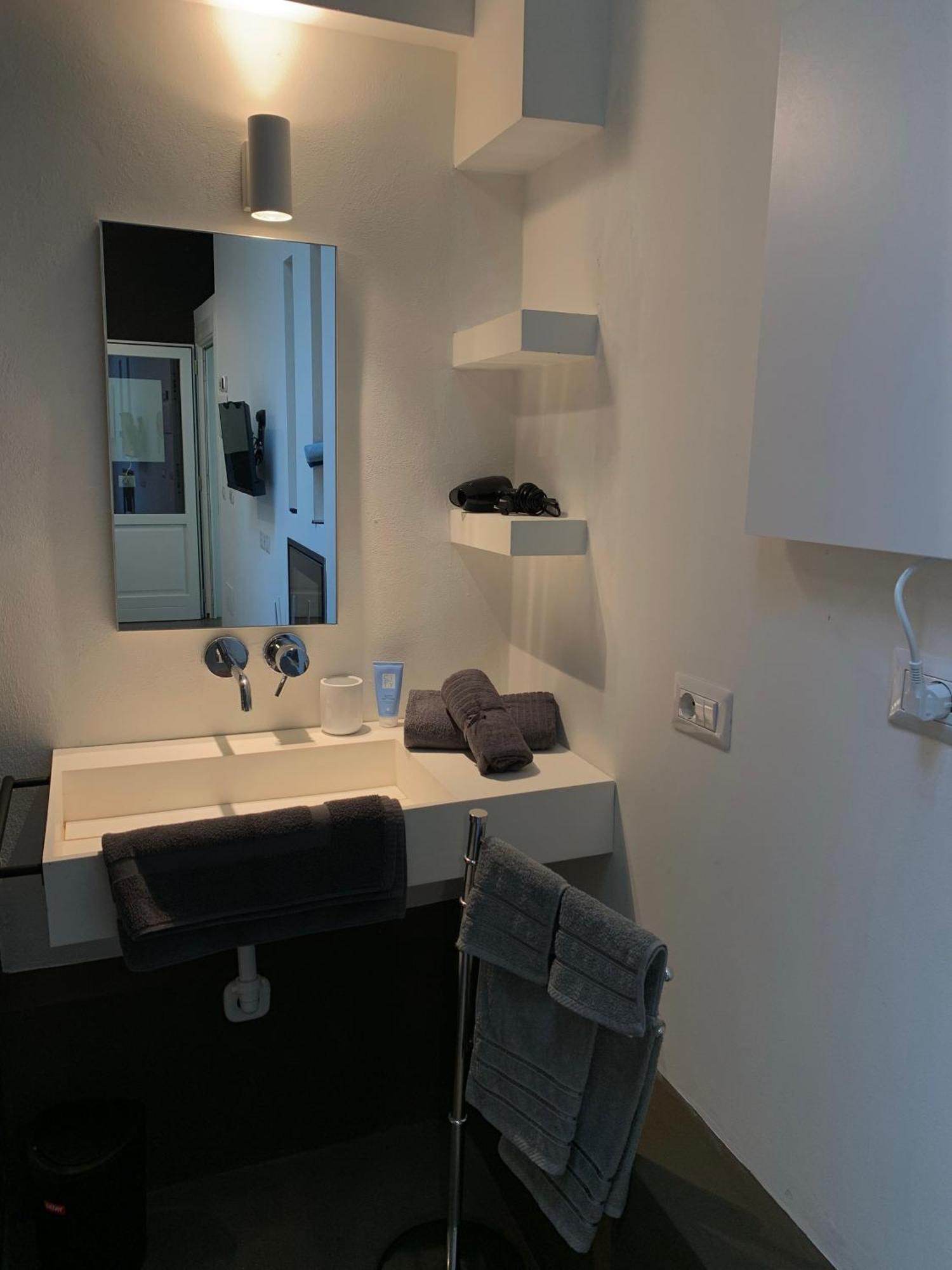 Torricelli 10 Apartment