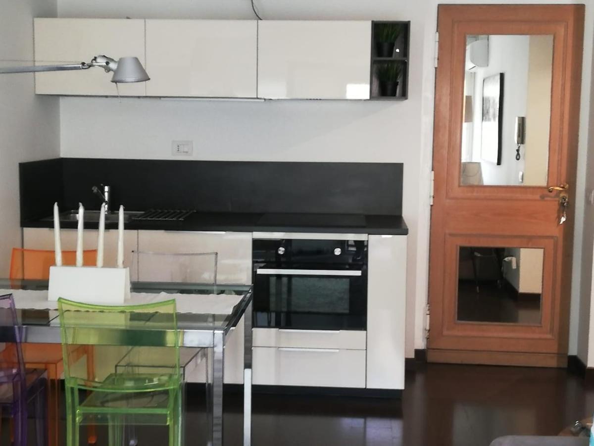 Delightful Two-room In Brera Appartamento