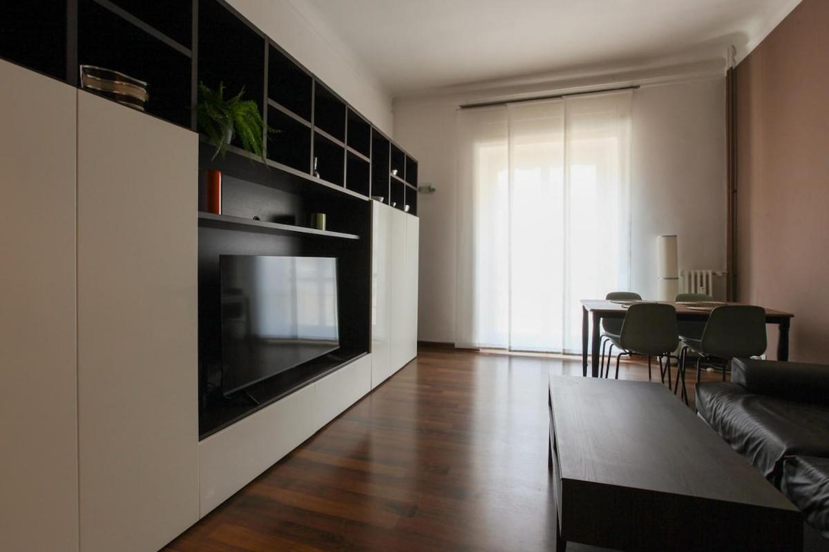 Elegante E Ampio In Zona Moscova Mailand