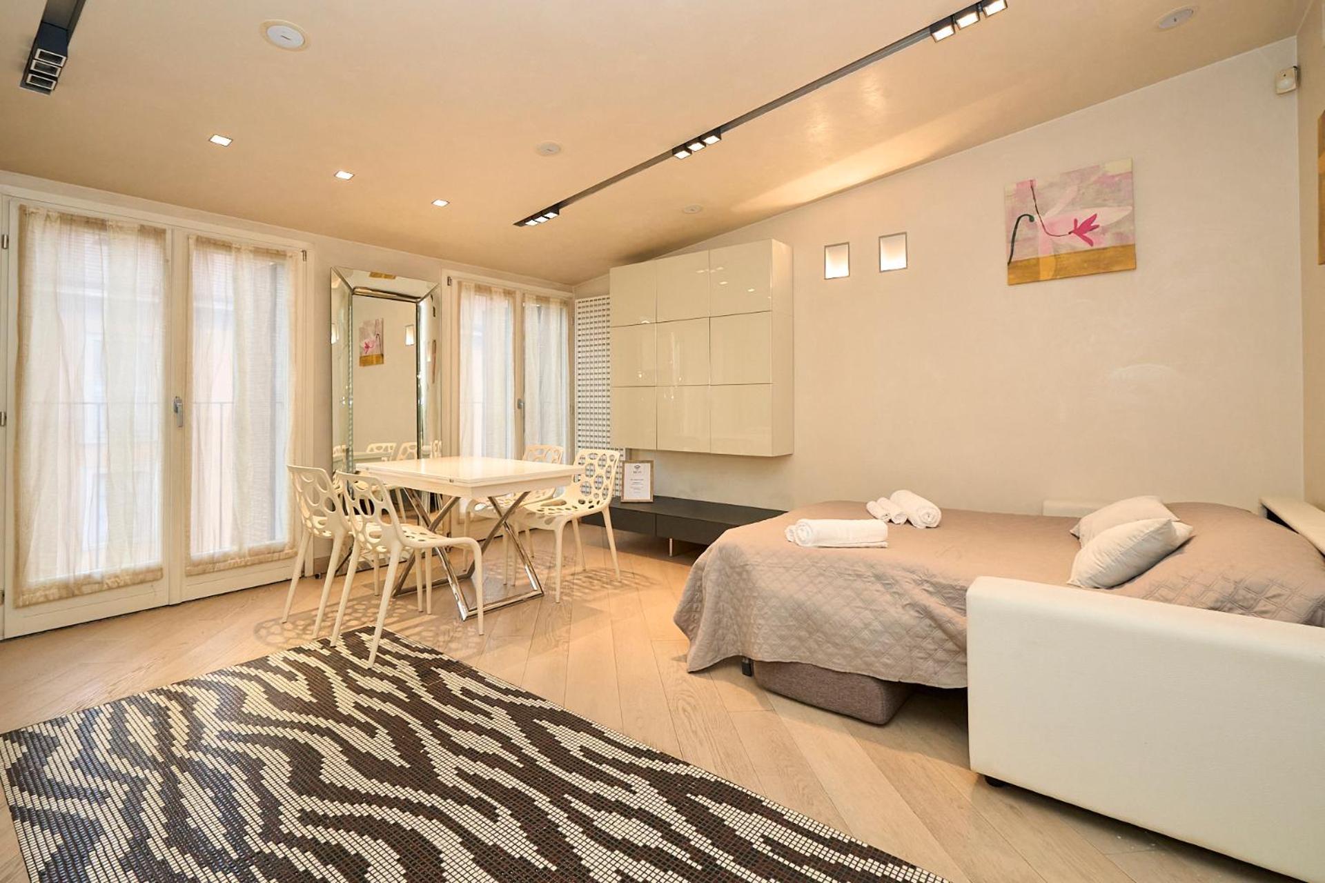 Luxury House - 2 Minutes Walk From Station Appartamento