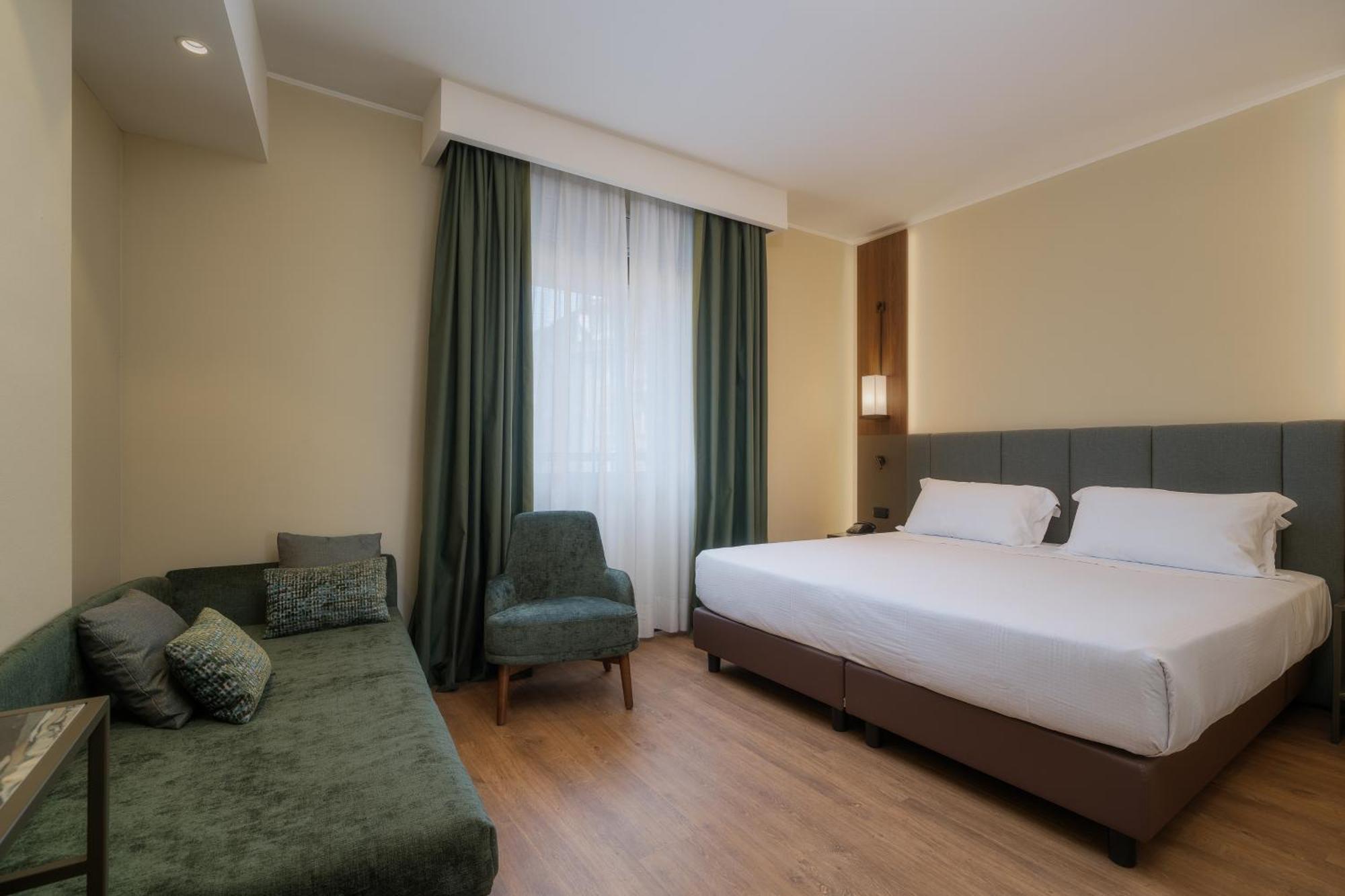 Mozart Hotel 4*