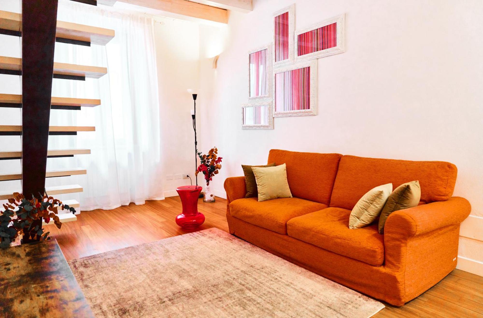 Riverside Loft Navigli - Spacious Two-bedroom Appartement