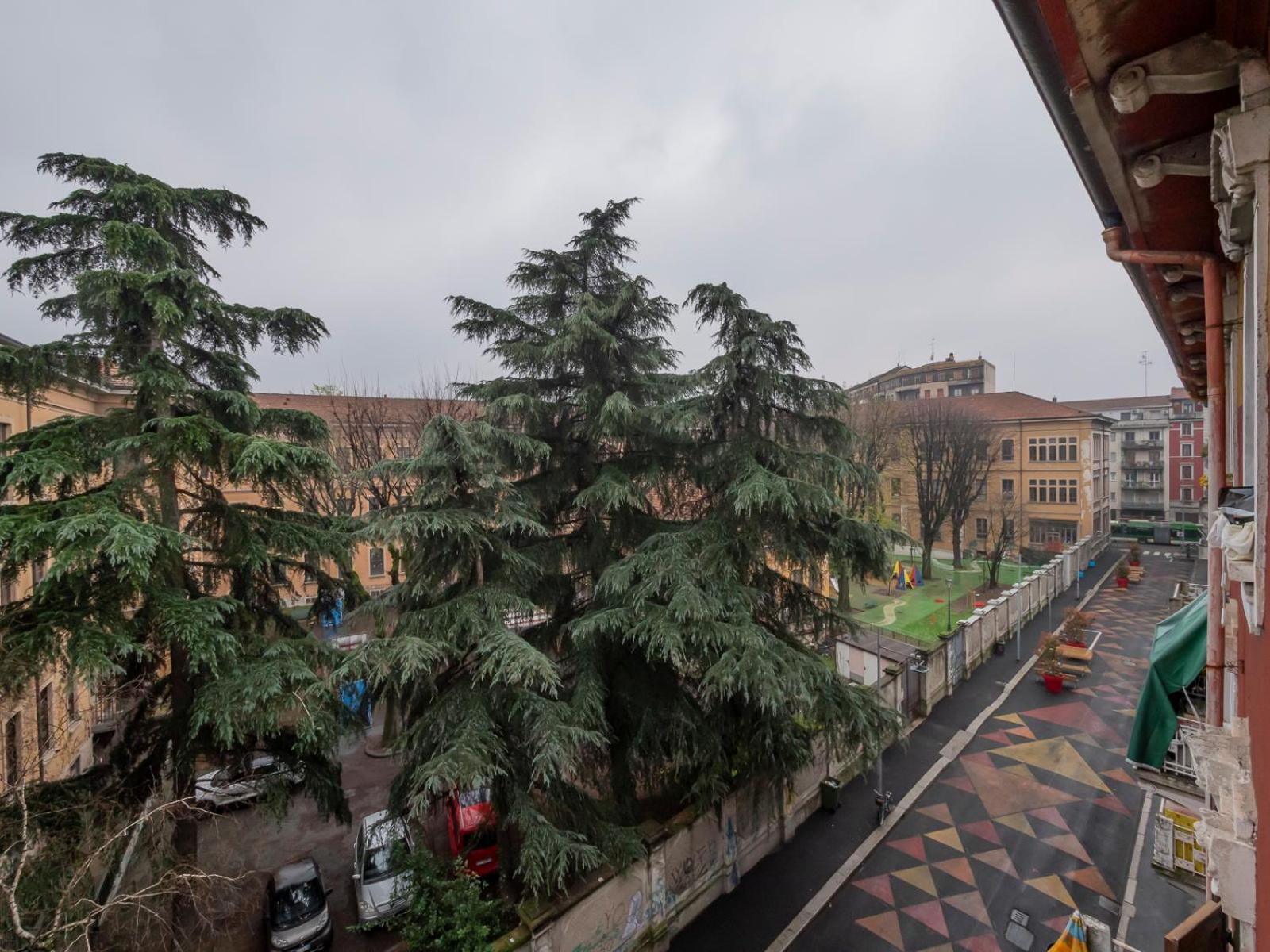 Design - Bernardino De Conti 6 * Milano