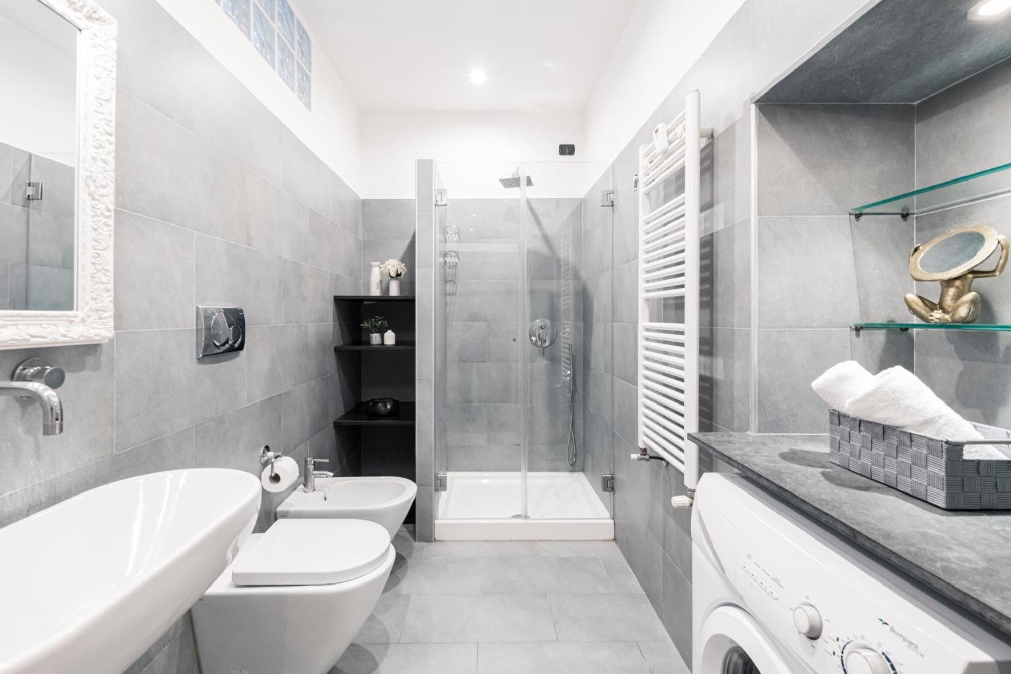 Easylife - Spacious On The First Floor In The Gae Aulenti Area Milaan