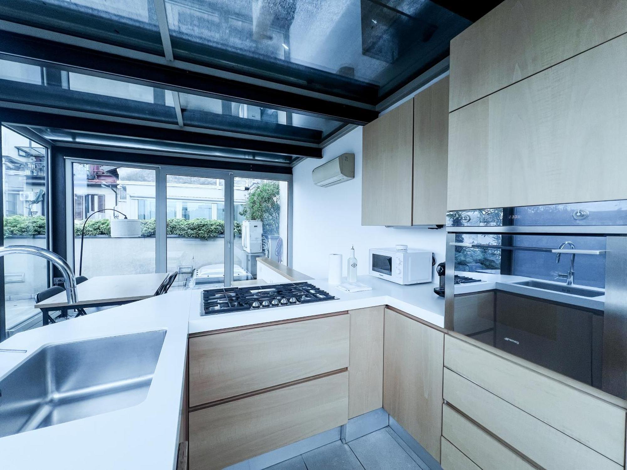 Garden Penthouse - Large & Trendy Flat, *