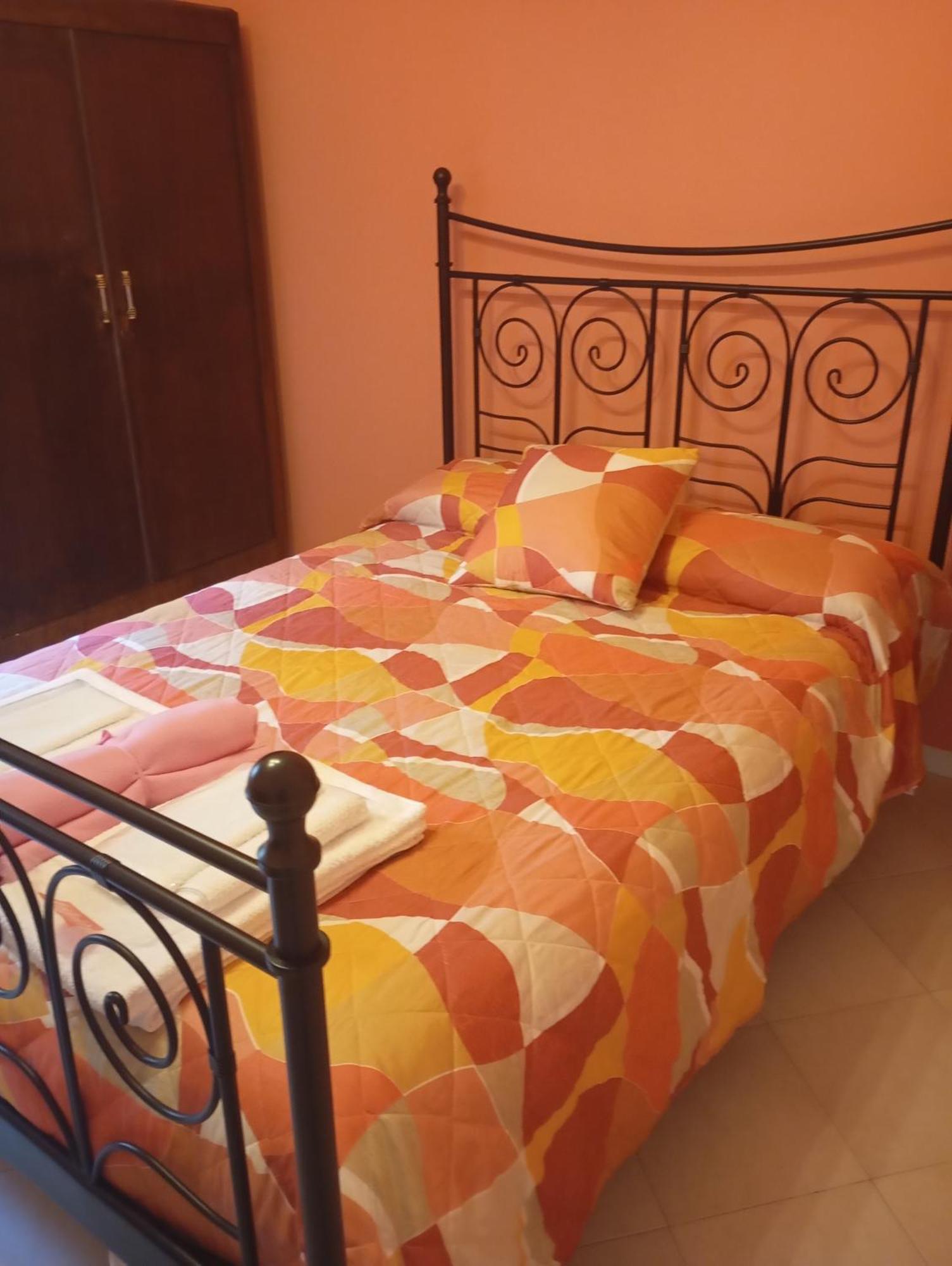 Apartment Flores Home, Vintage Style & Comfort Steps To Center, Navigli, Bocconi Mailand