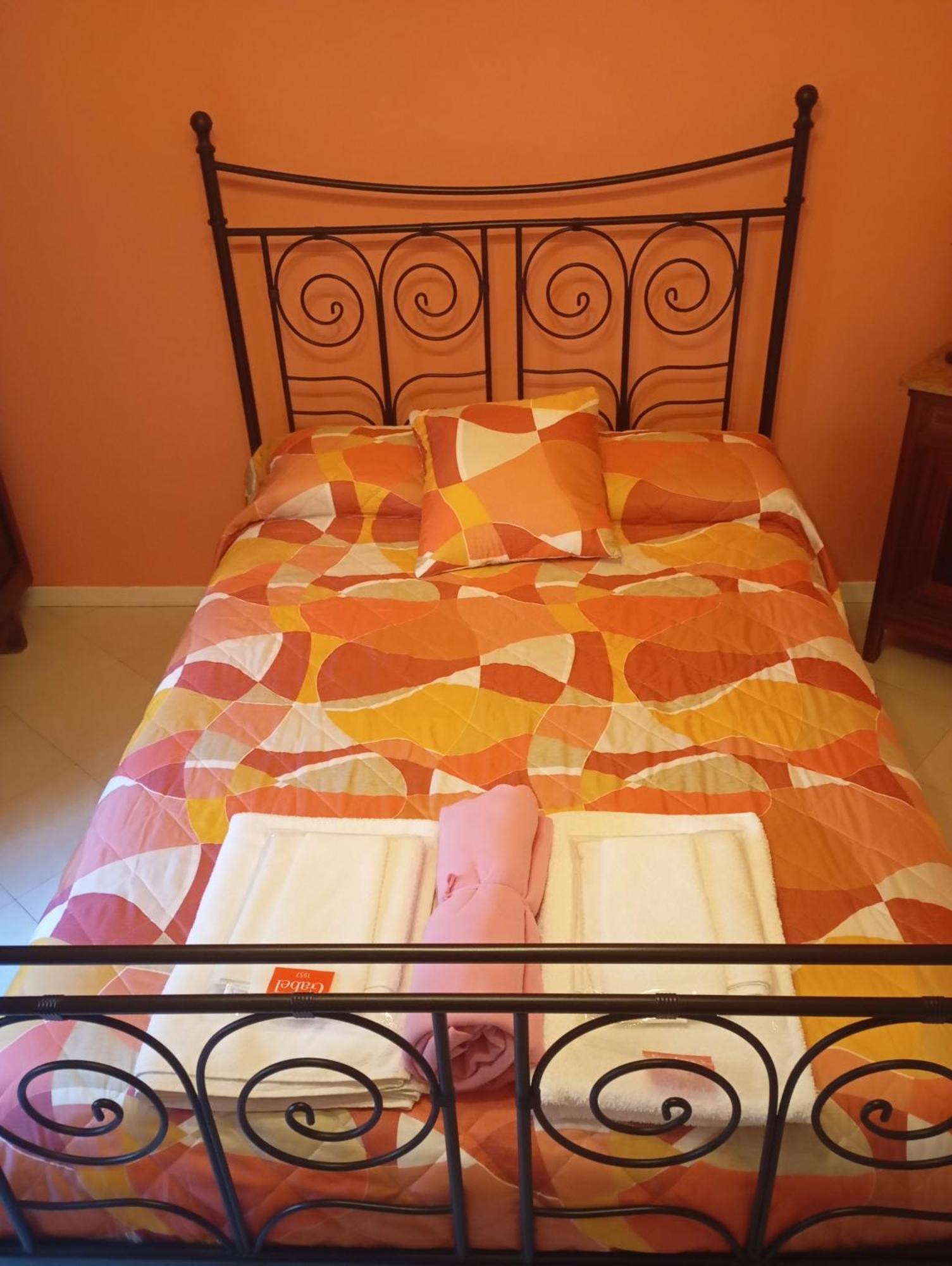 Flores Home, Vintage Style & Comfort Steps To Center, Navigli, Bocconi Milano