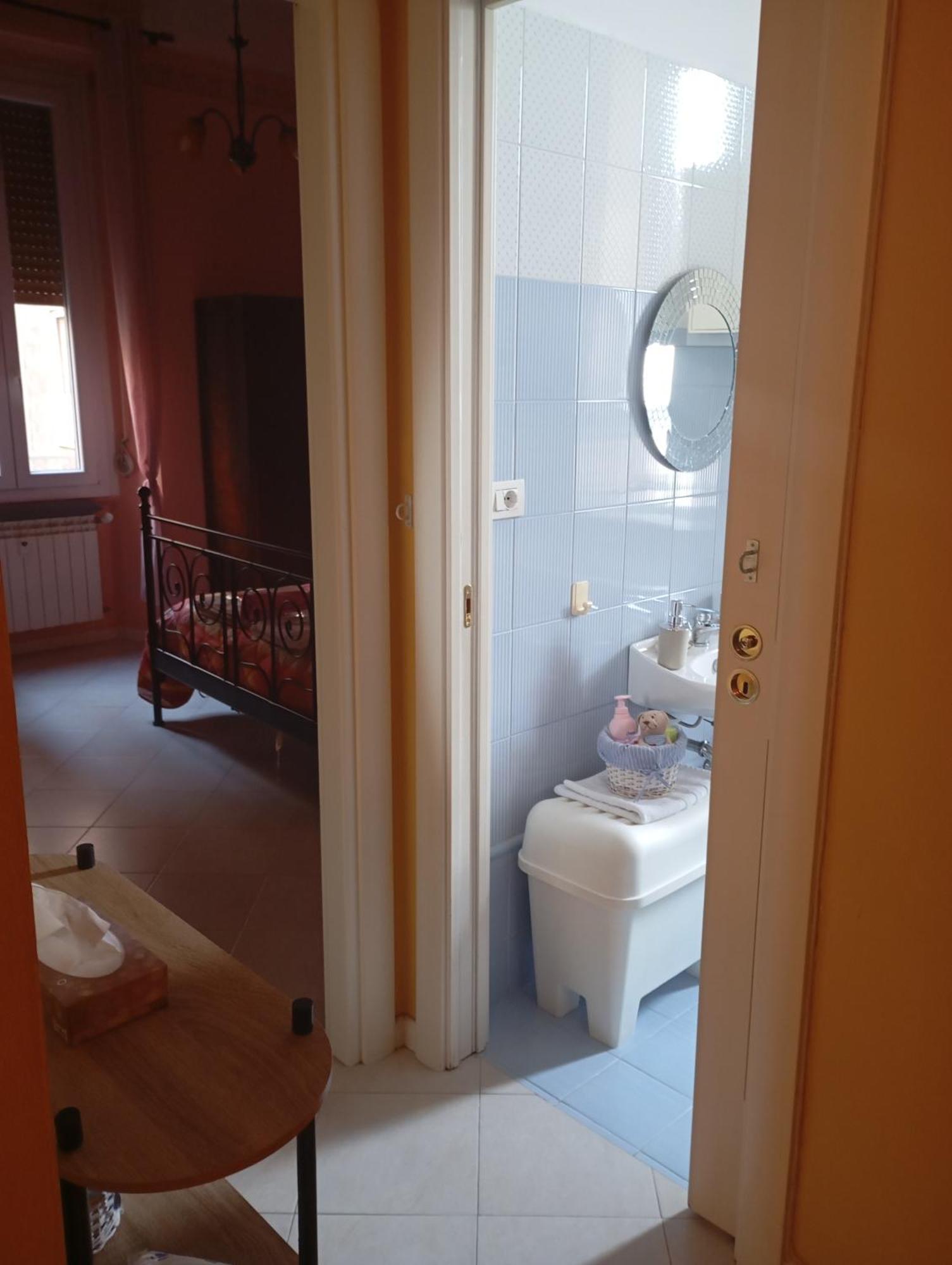 Flores Home, Vintage Style & Comfort Steps To Center, Navigli, Bocconi * Milano