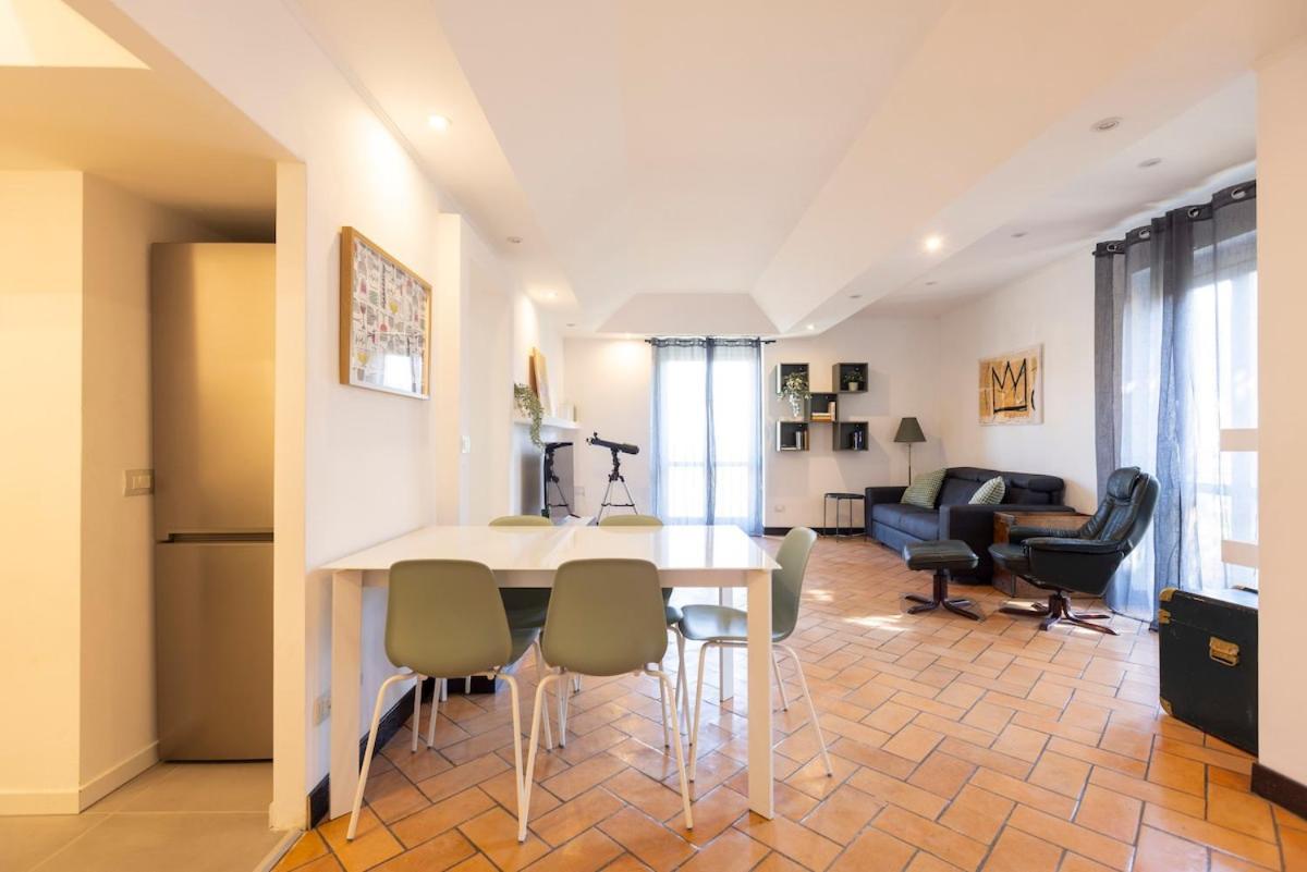 15th-century Apt, City-mxp Train Milano