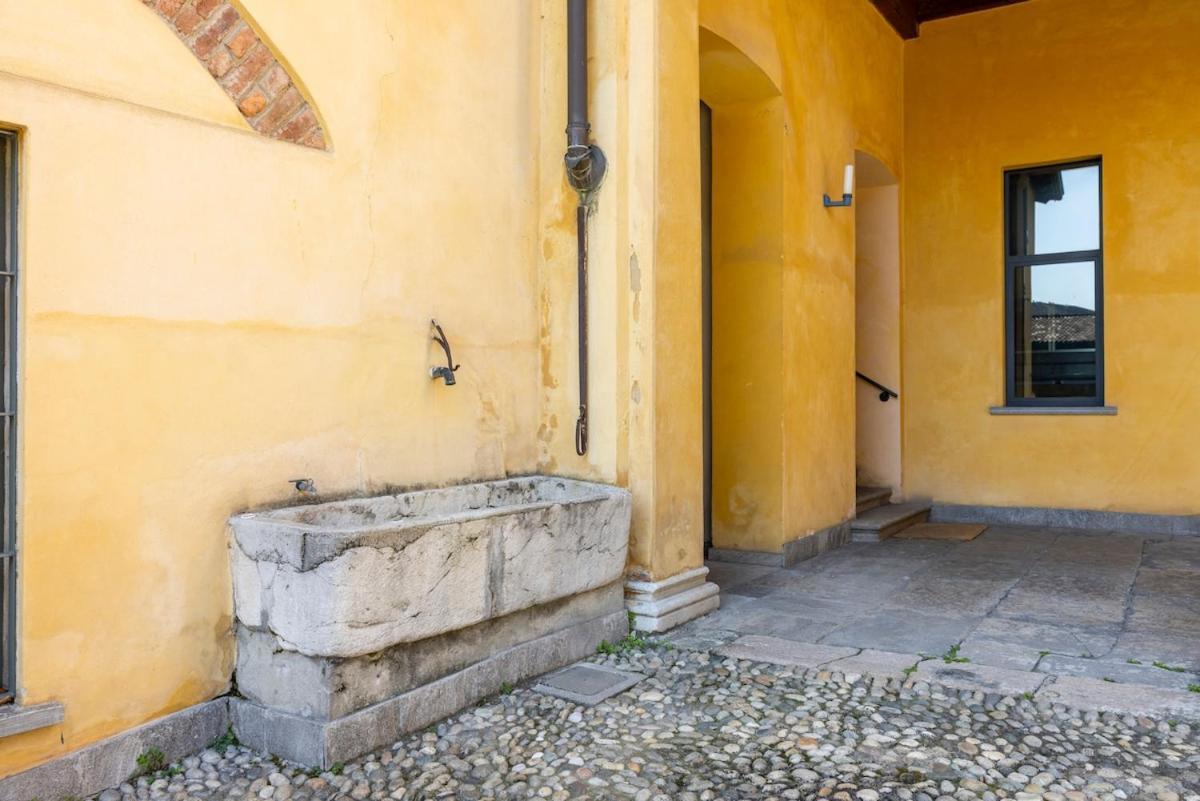 15th-century Apt, City-mxp Train *