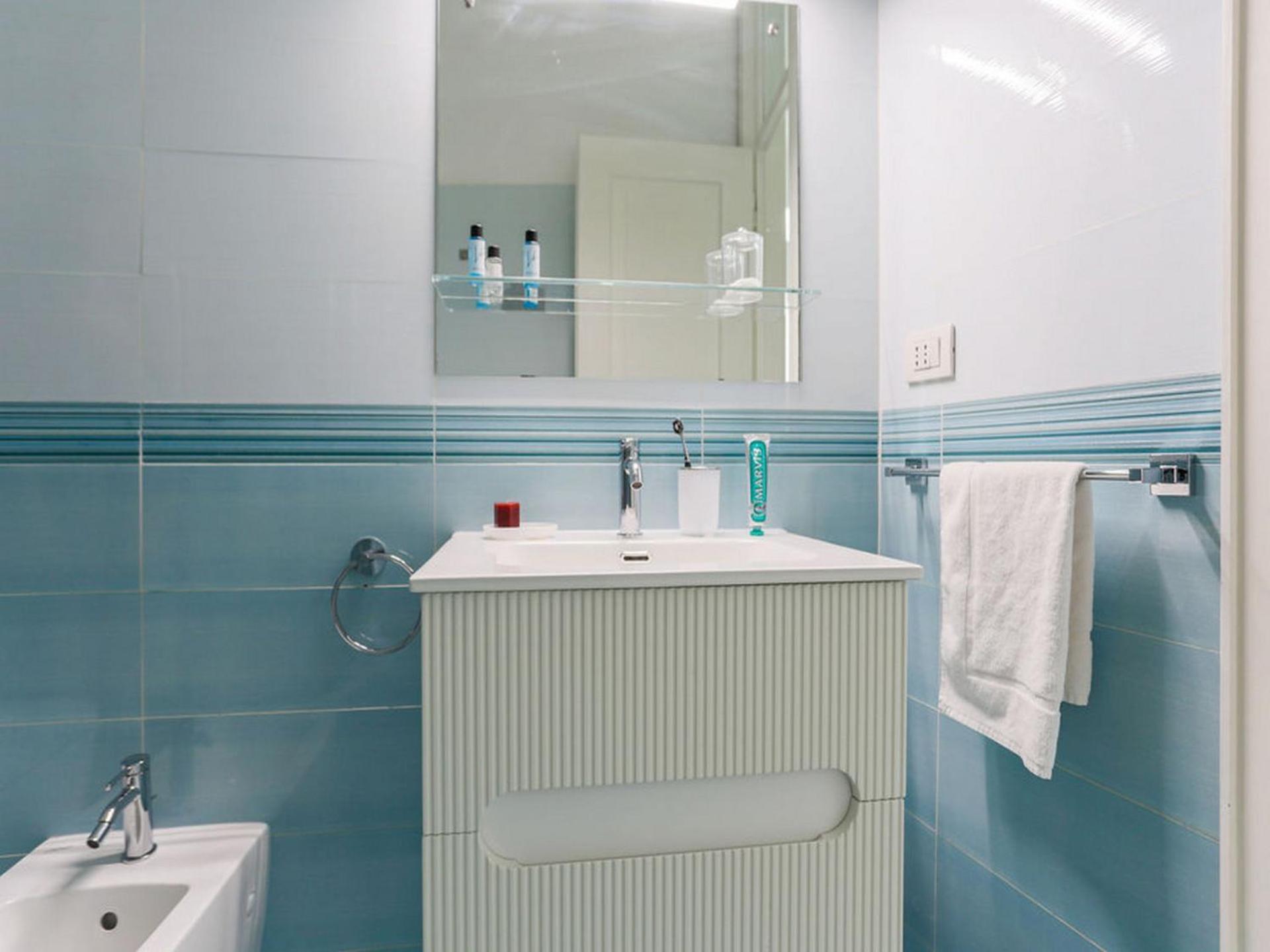 The Rent - Wonderful Multi-bedroom In The Area Colonne Di San Lorenzo