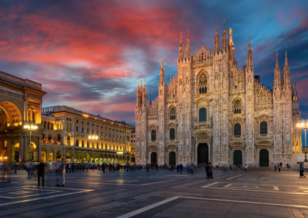 Bilocale In Bande Nere-metro Rossa Duomo Lejlighed