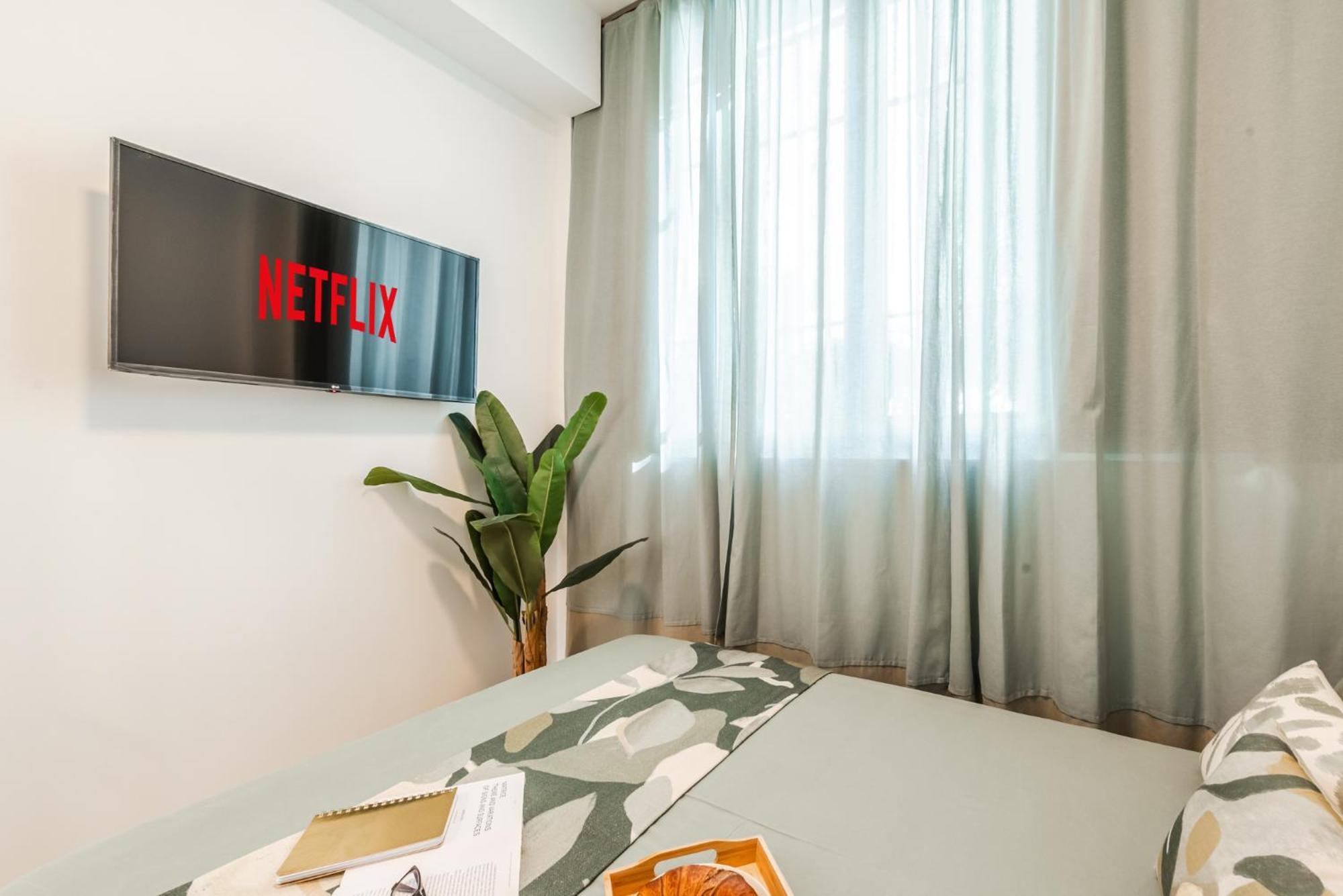 The Golden Retreat - San Babila Duomo Apartment *