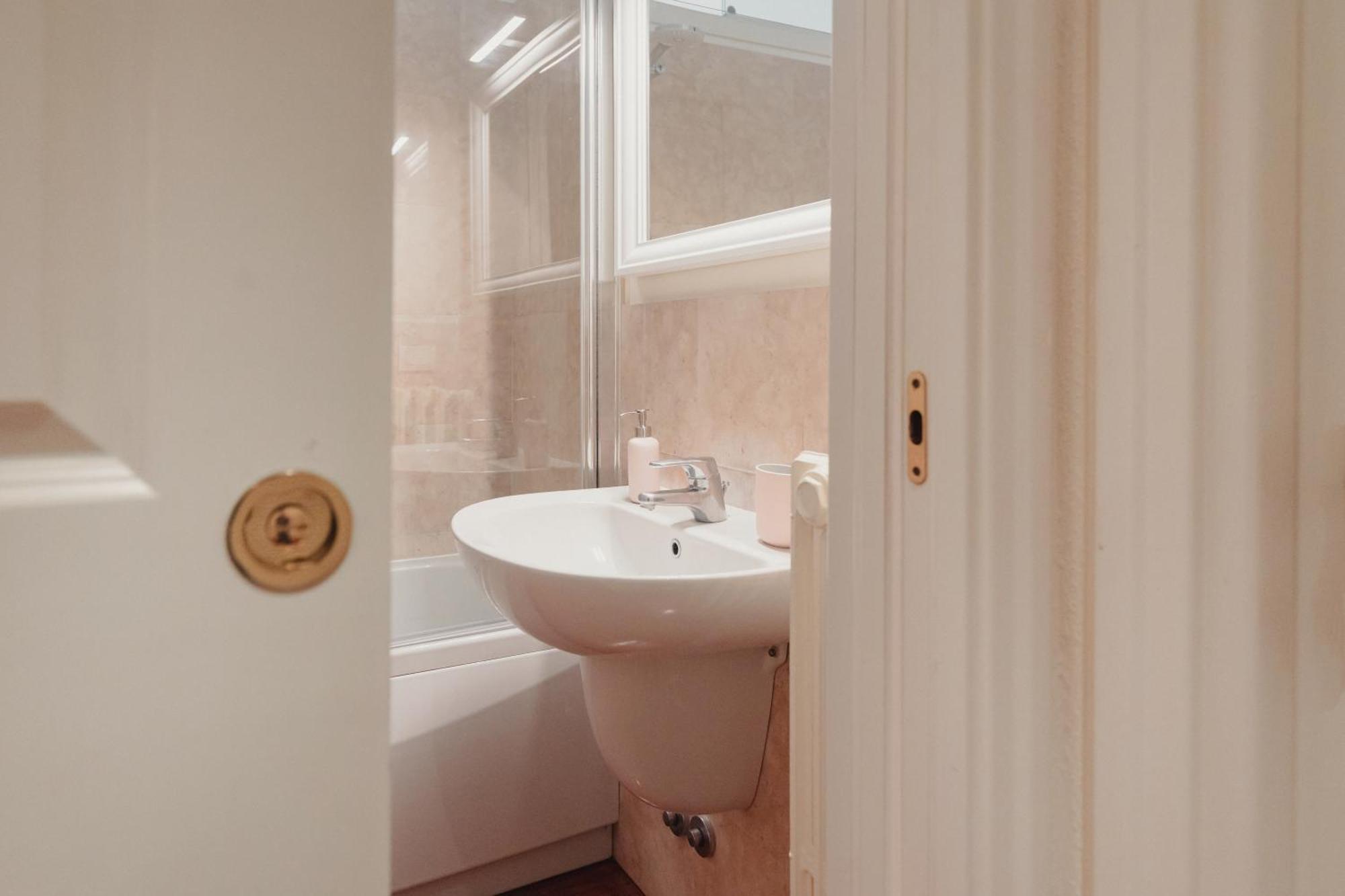 Gohost - Quiet, Bright & Stylish Flat In The Heart Of * Milano
