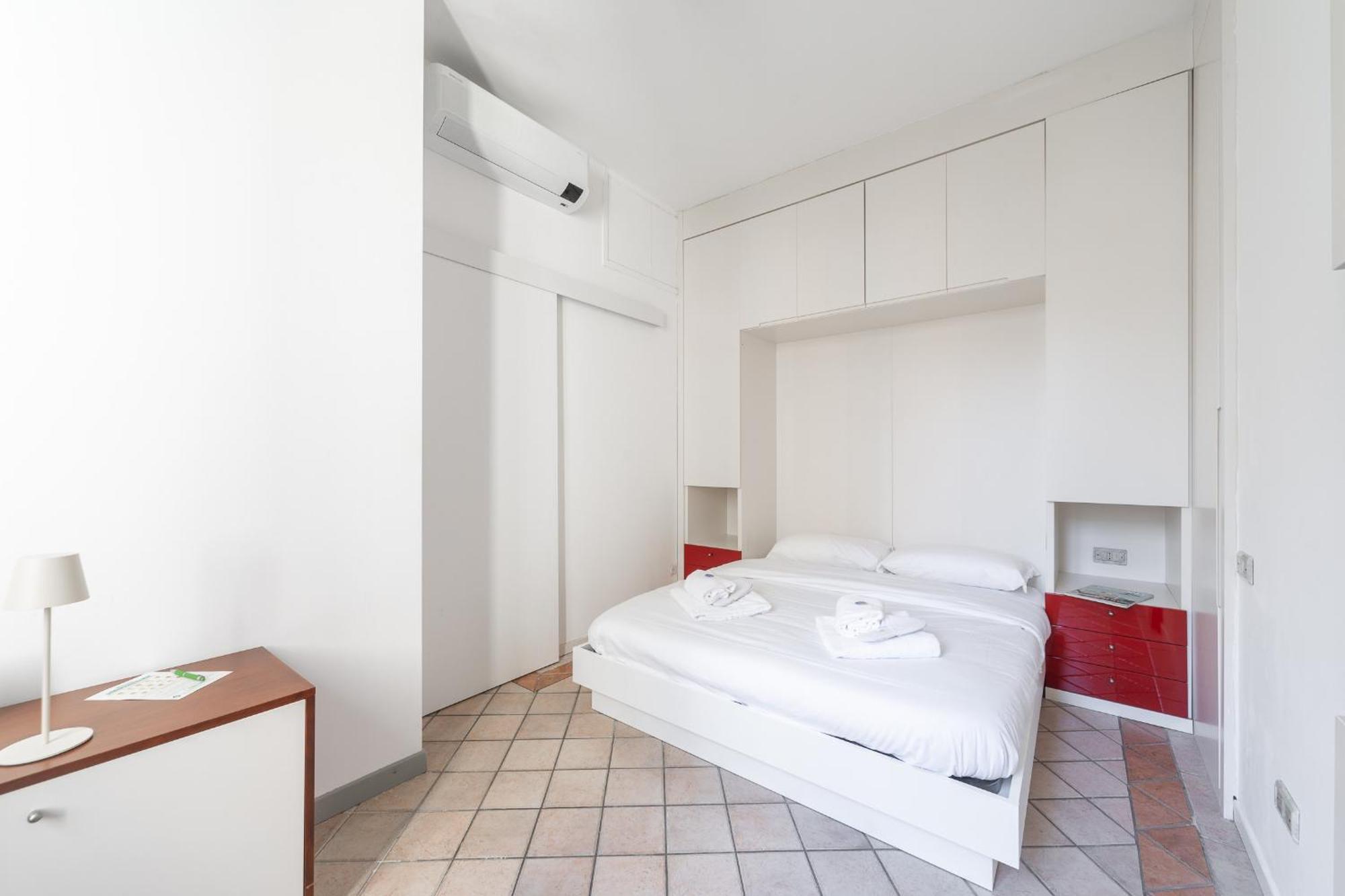 Apartment Stunning & 1bdr With Terrace In Cadorna Area By Rentopolis Mailand