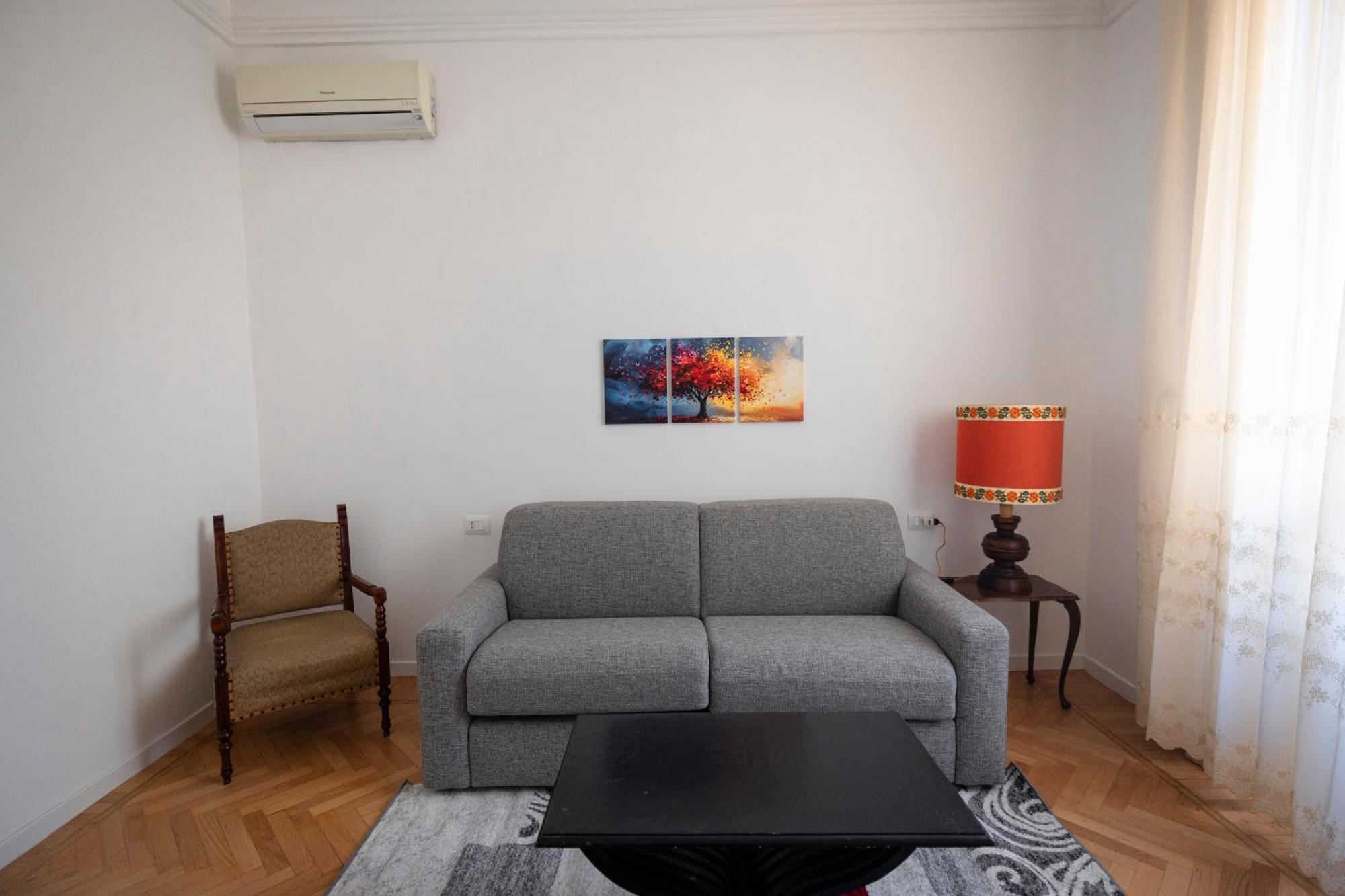 Moderno Trilocale In Zona Navigli Appartement