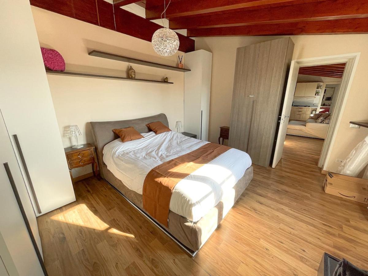 Apartment The Urban Nest 2, Spacious, Wifi And Near The Red Metro Milan