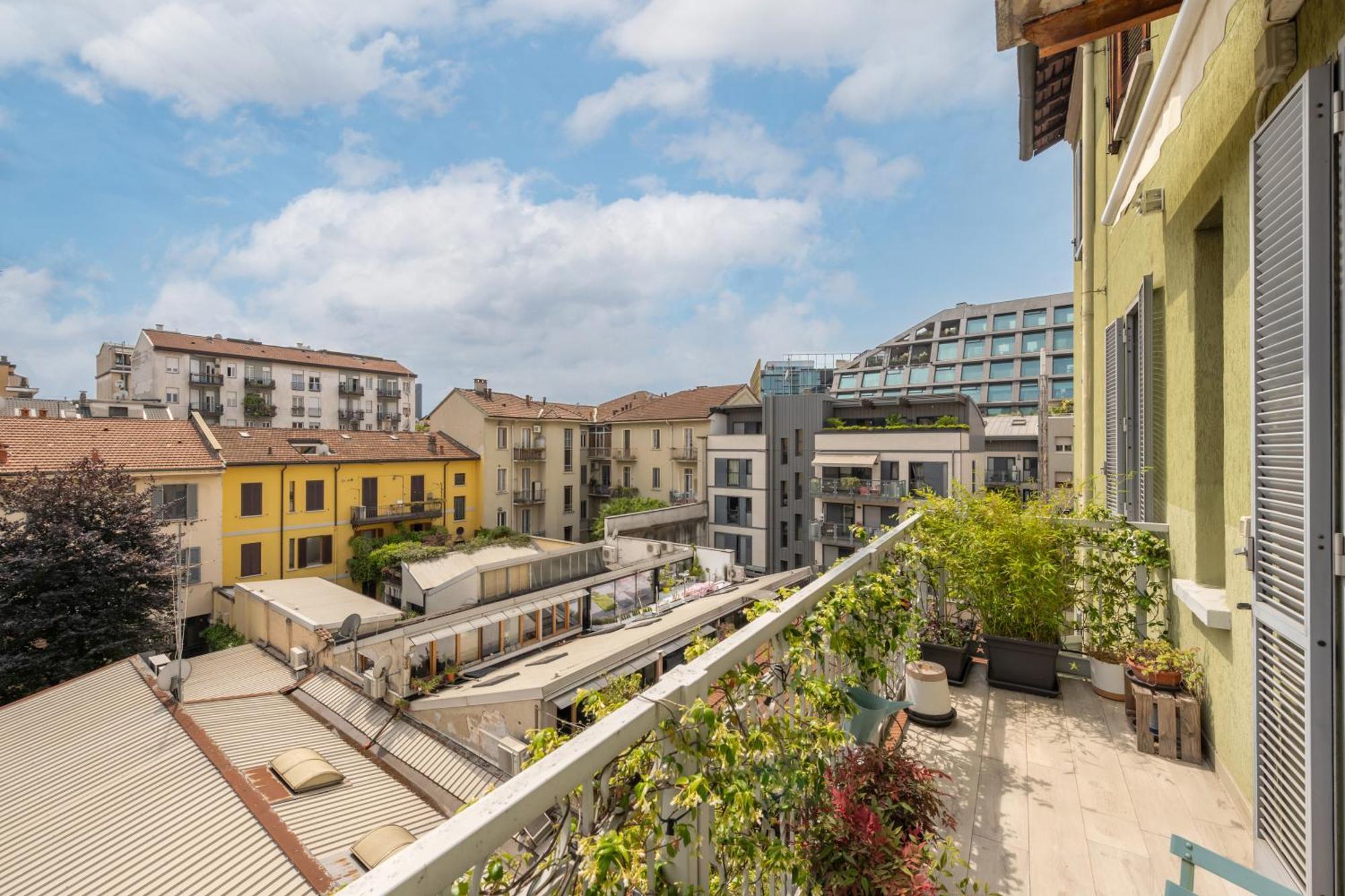 Isola - Bright 2-room With Balcony Apartment