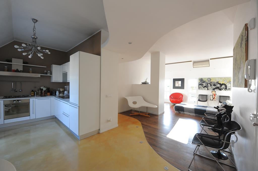 Piazza Napoli Penthouse Milano