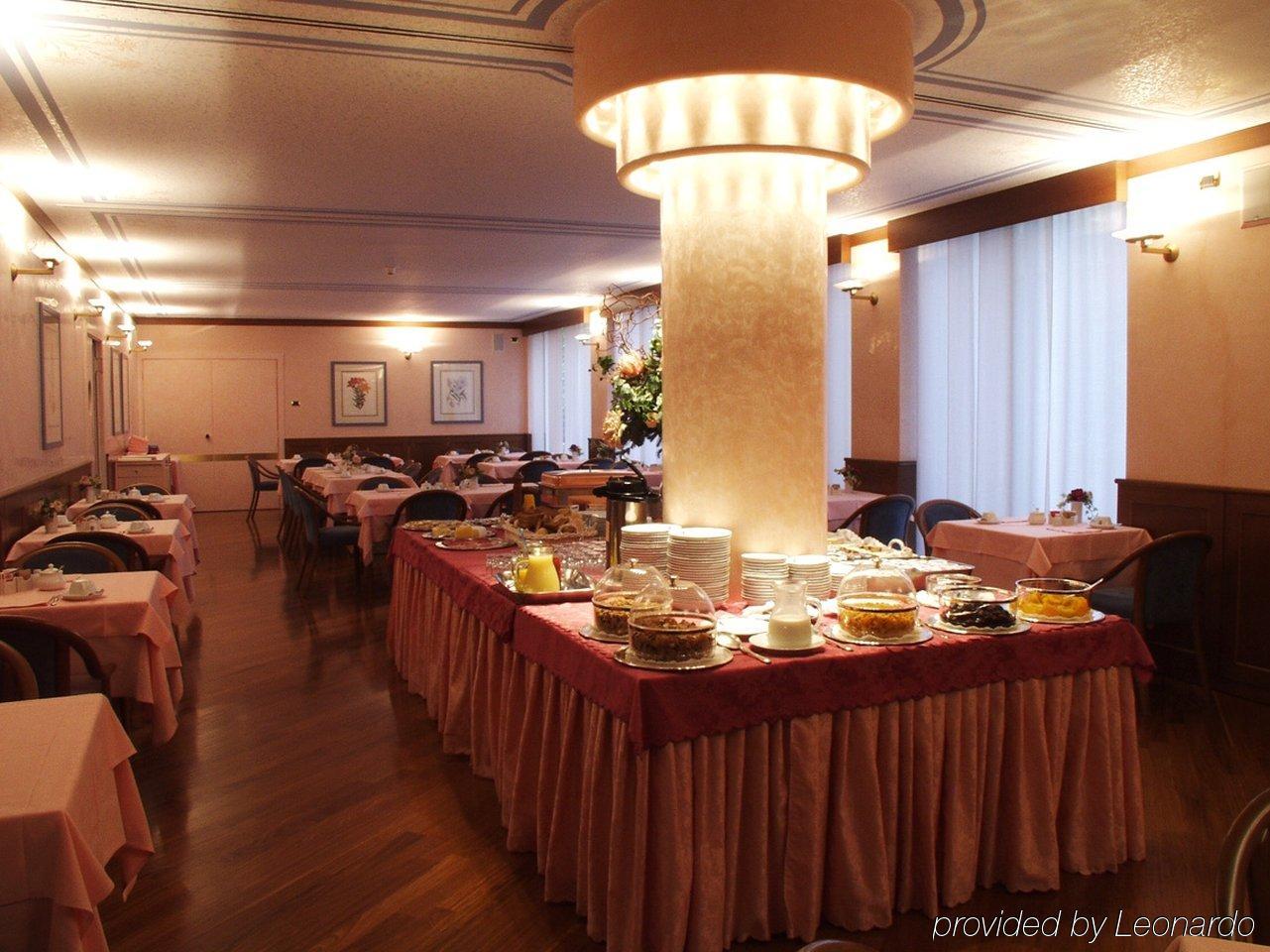 Hotel Crivi's