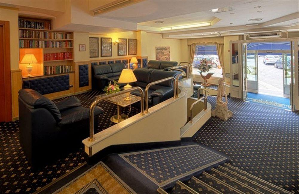 Mentana, By R Collection Hotel 4*