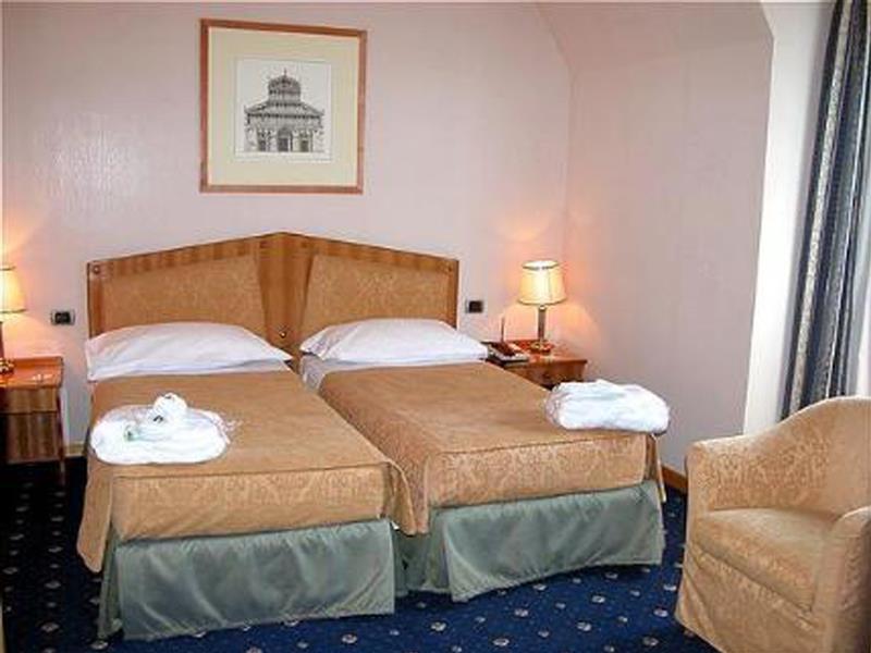 Hotel Nh Touring 4*
