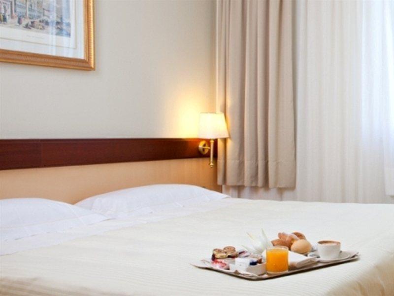 Hotel Atahotel Quark