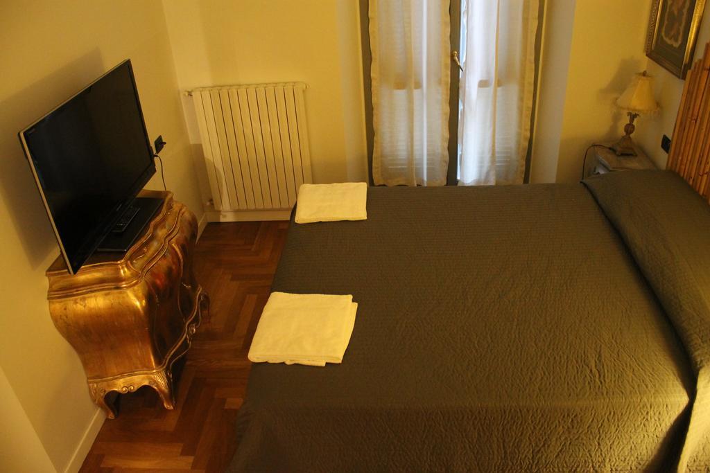 Easy - And Navigli Milano