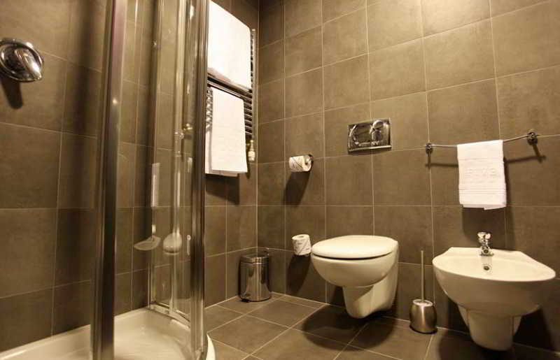 Hotel Five