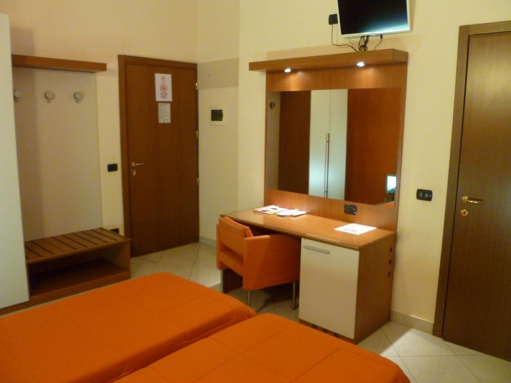 Del Corso 3* Milano