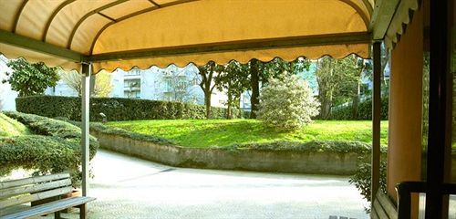 Ih Argonne Park Aparthotel