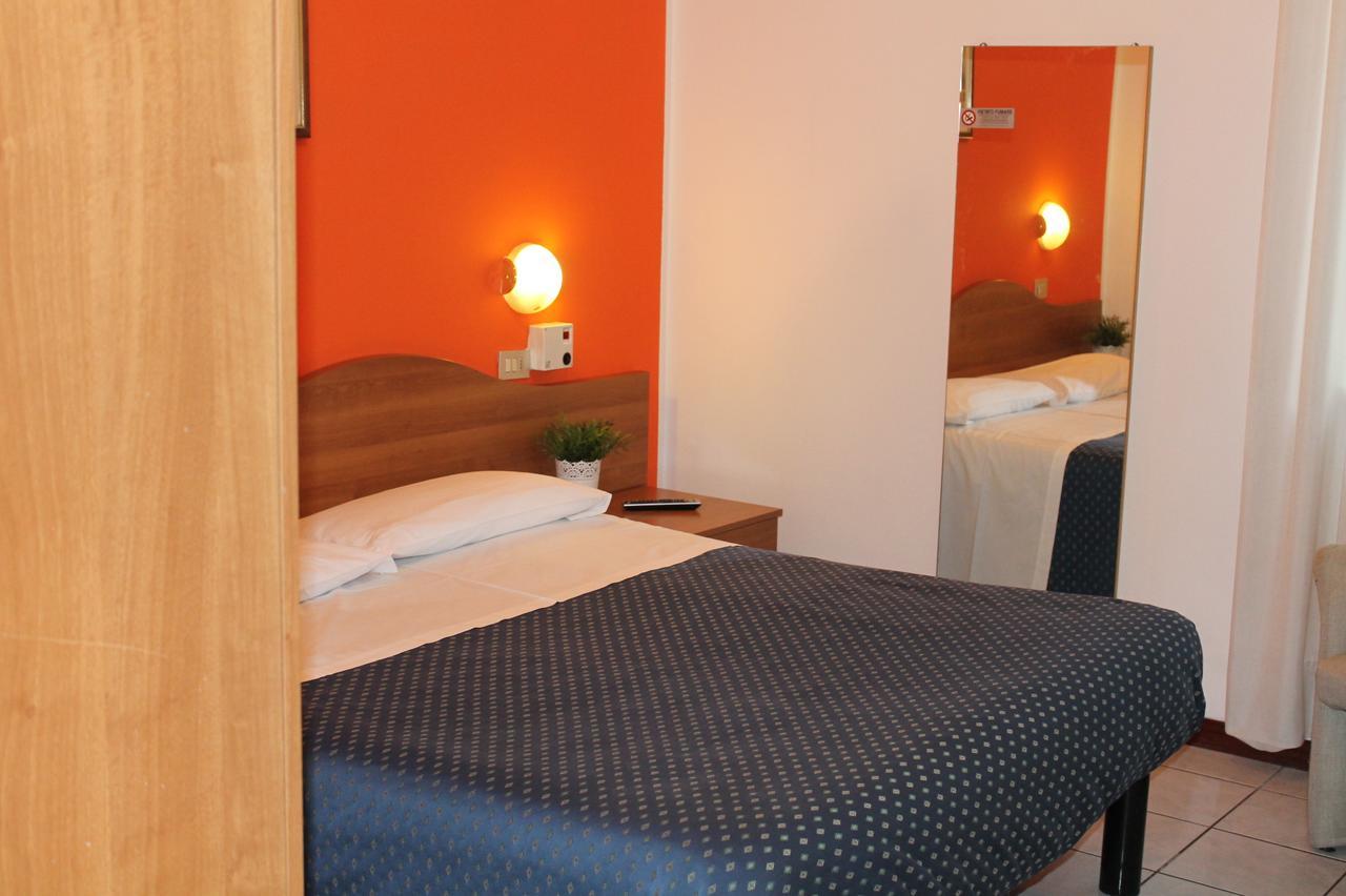 La Pace Hotel
