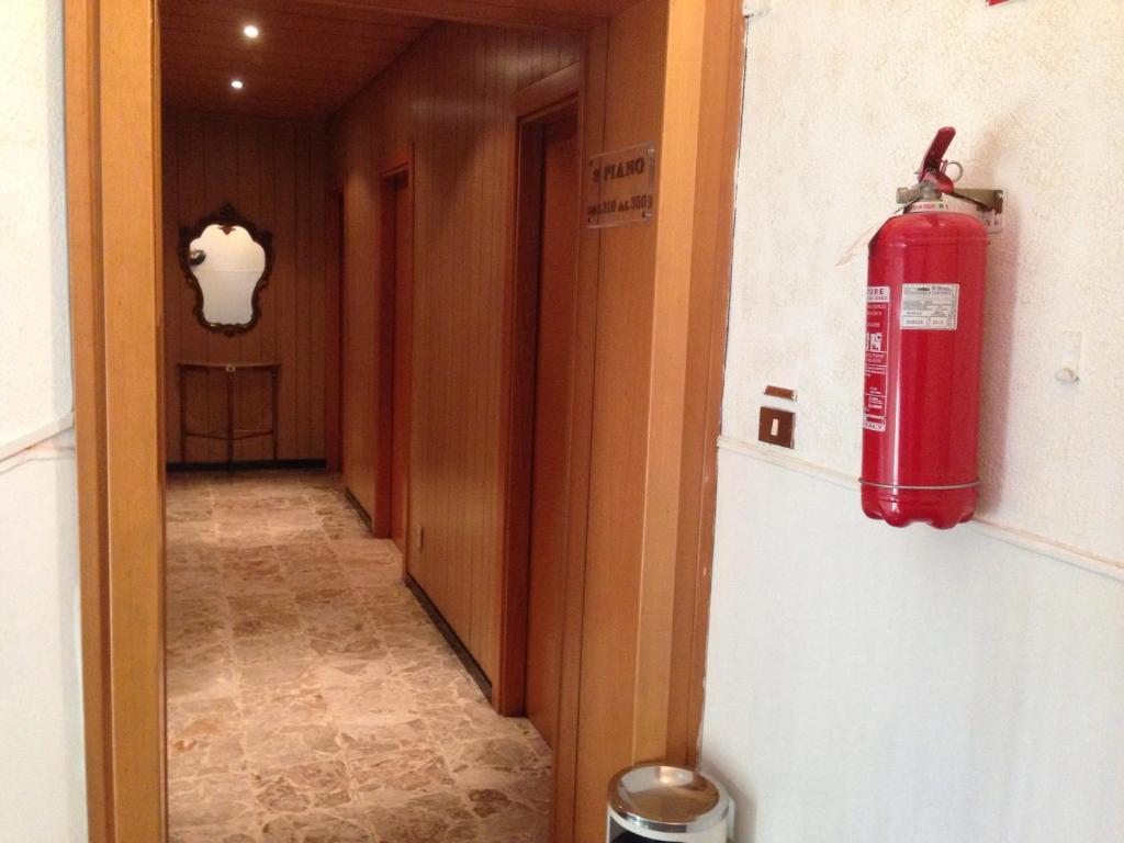 Vallazze Hotell *