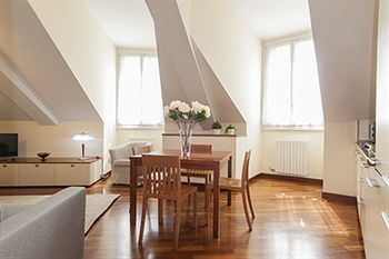 Royal Magenta & Luxury Apartment Milan