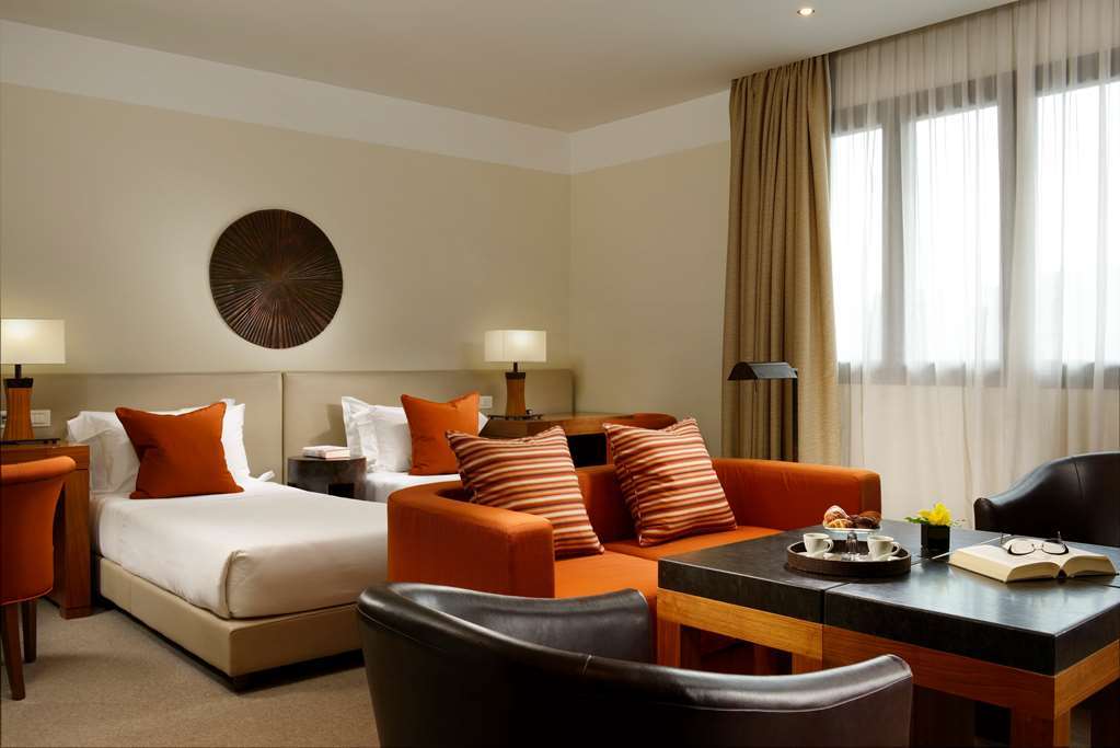 Milan Suite Hotel Hotell 4*