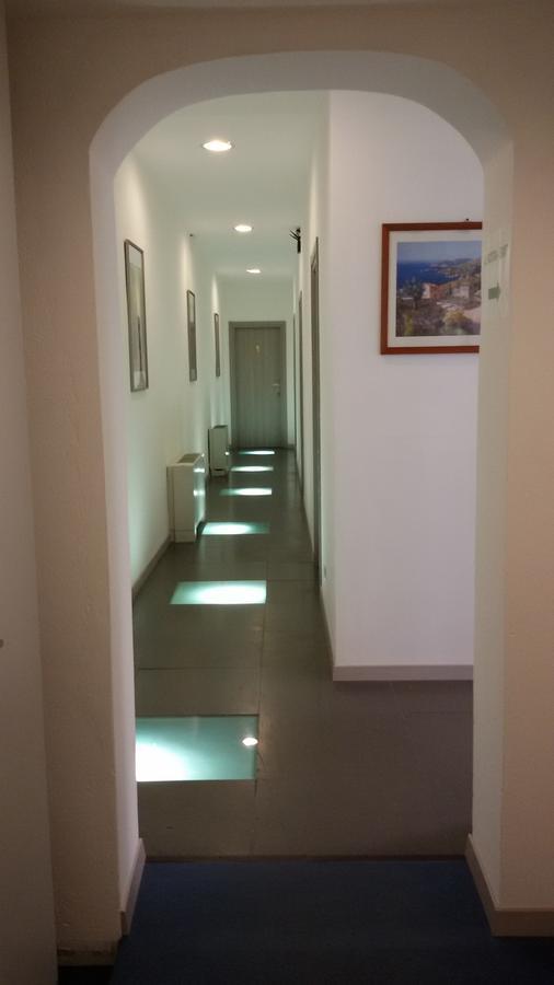 Hotel Lucania *