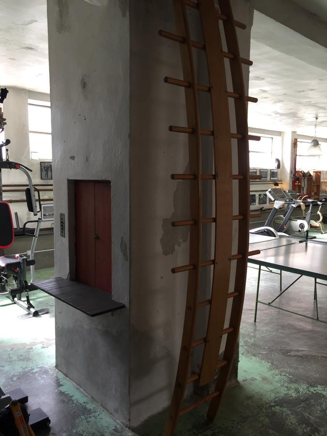 Zuretti 61 2* Milano
