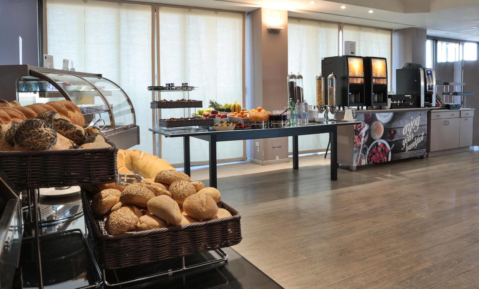 & Contessa Jolanda Aparthotel 4*