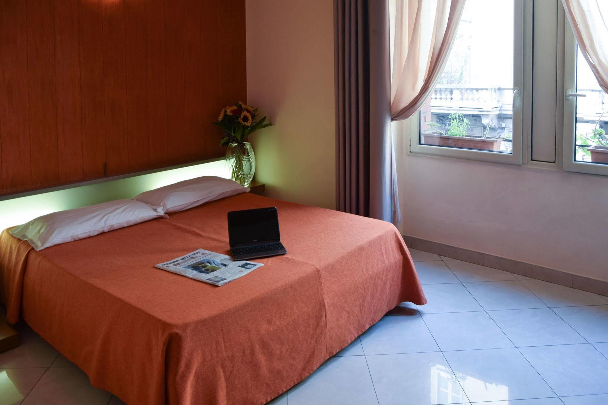Del Corso 3* Milano