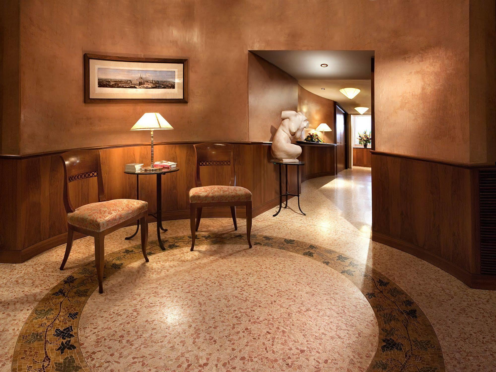 Cavour 4* Milaan