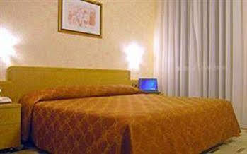 Aparthotel Ih Argonne Park 3*