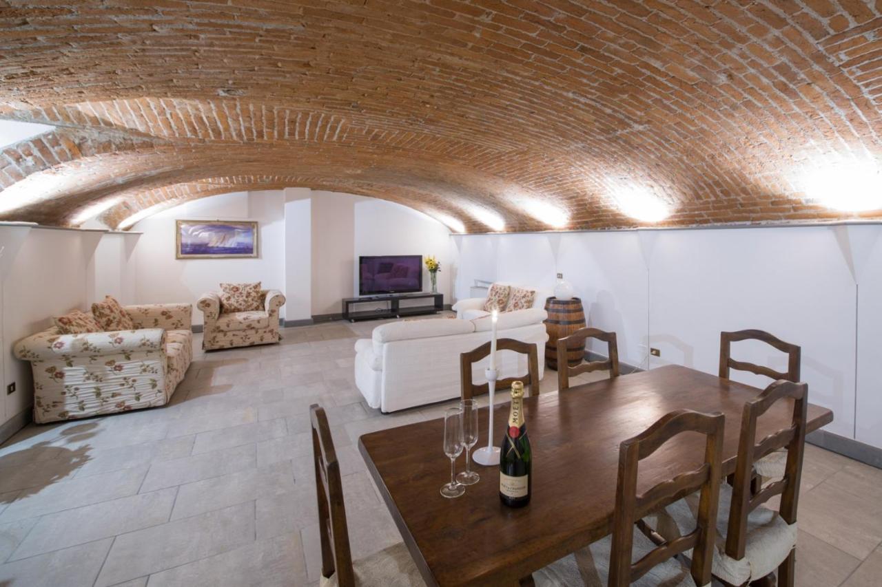 Lejlighed Loft In Navigli District With Jacuzzi & Sauna - Papiniano *