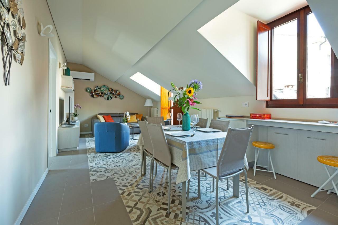 Renovated Penthouse Duomo & Via Torino *