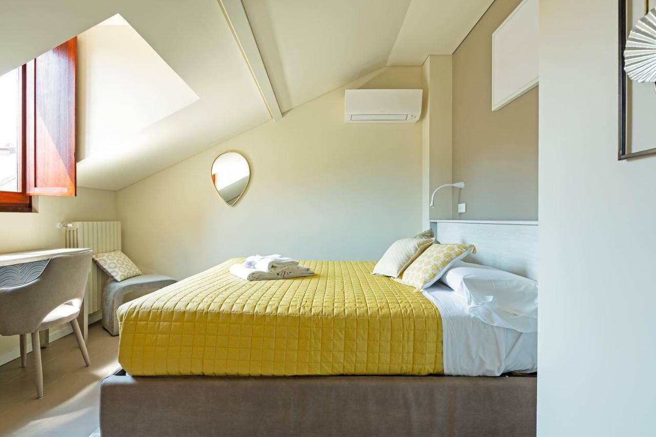 Lejlighed Renovated Penthouse Duomo & Via Torino *