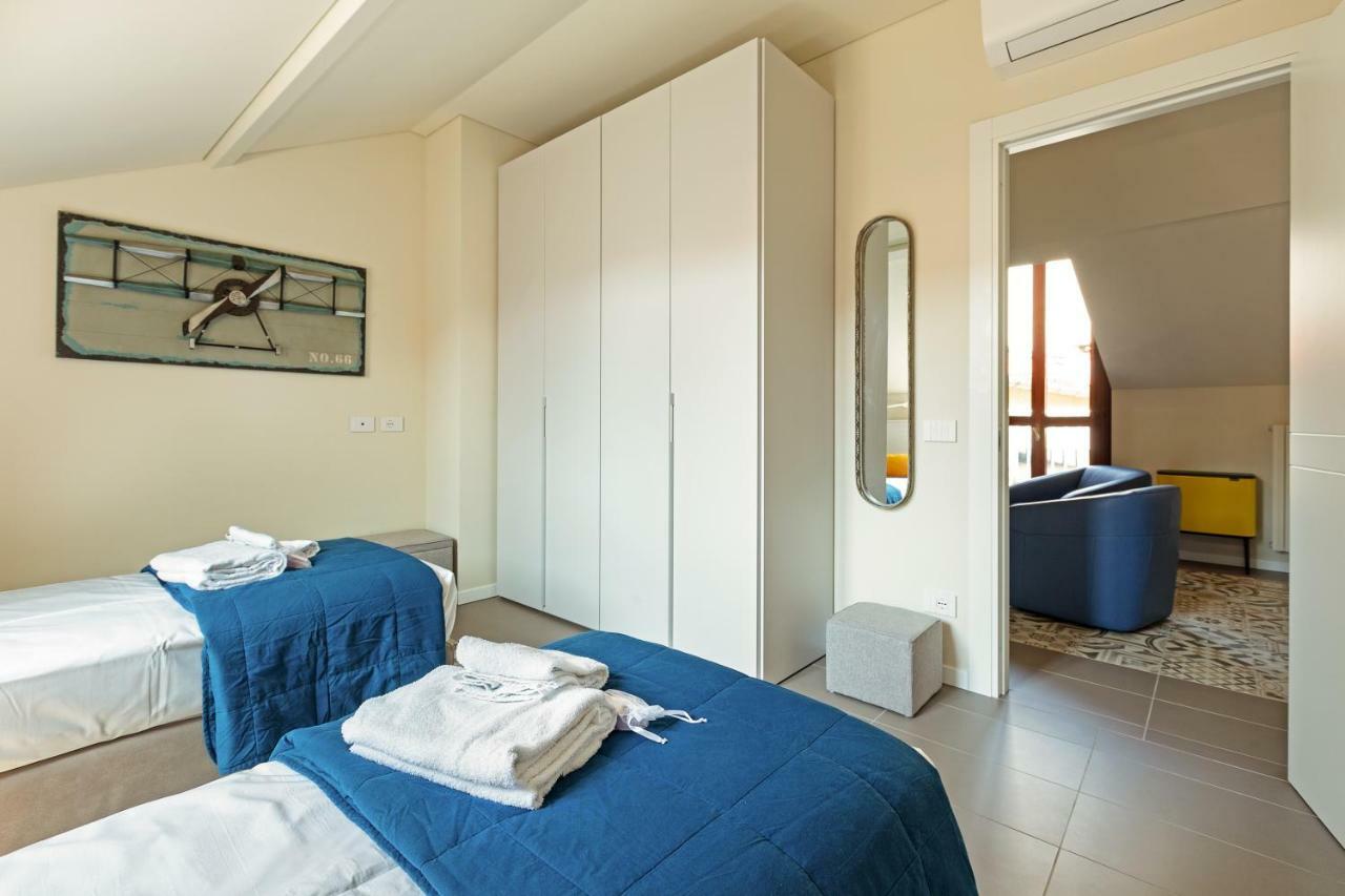 Renovated Penthouse Duomo & Via Torino Lejlighed *