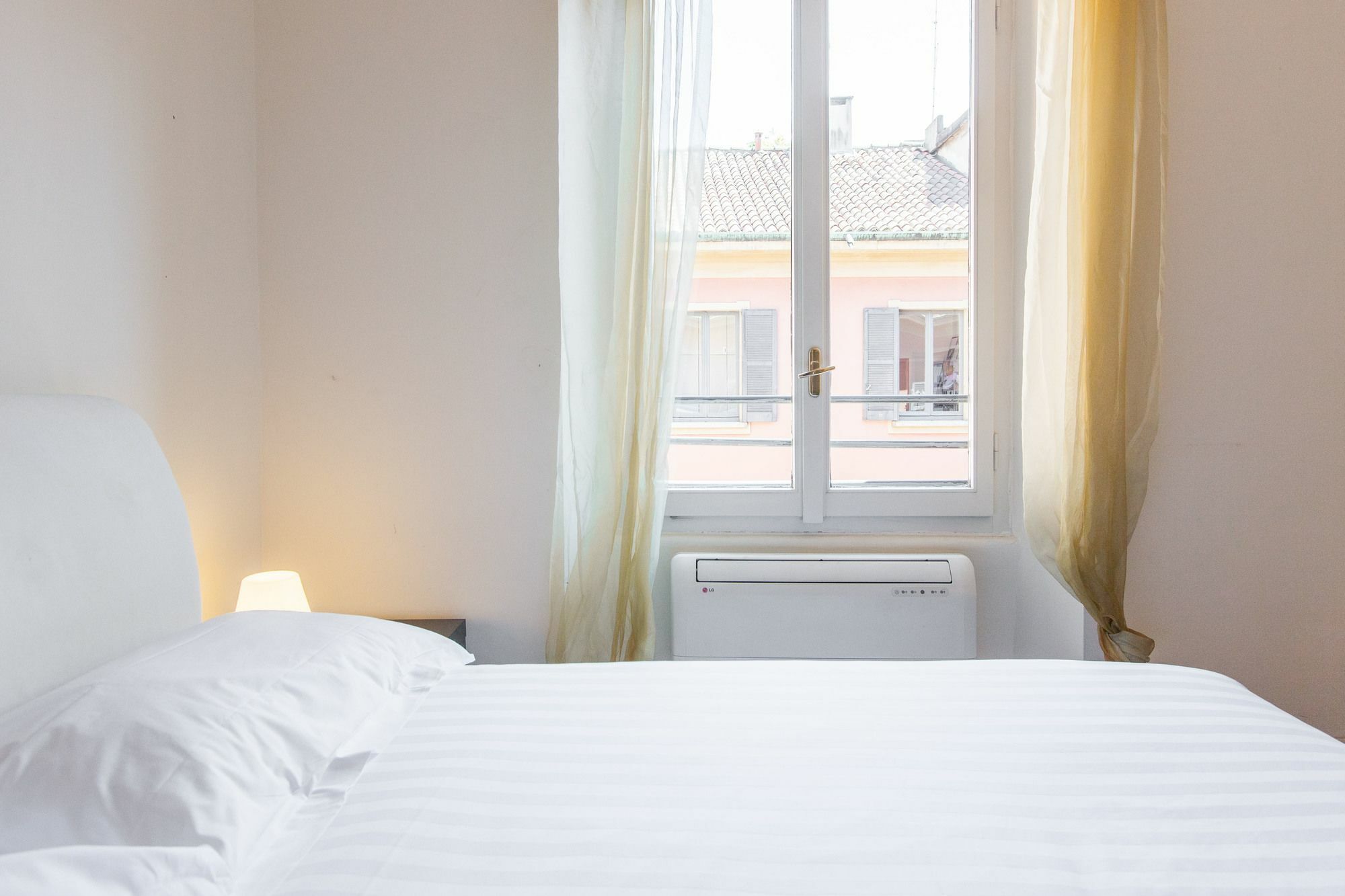 Easyhomes - San Babila Monforte Appartamento *