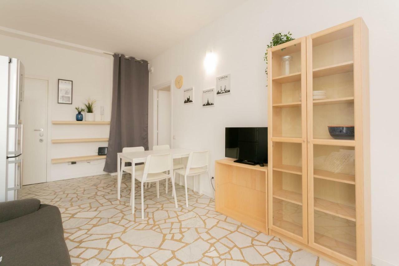 Appartamento Maciachini Two Bedroom