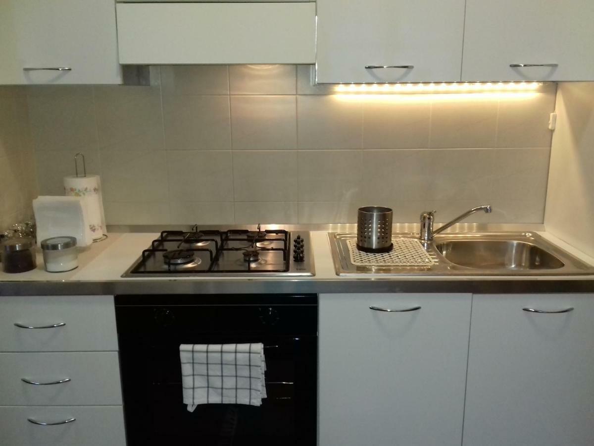 Zara Cosy & Cheap Apt - Easy Parking Apartment Milan